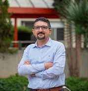 ד״ר פיראס רינאוי